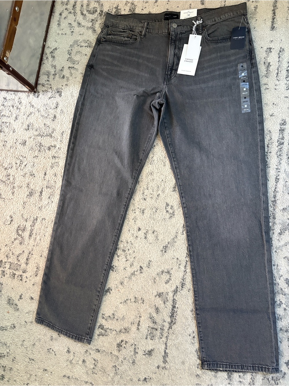 Men's Lucky Brand Straight Jeans size 38x34-NEW!
